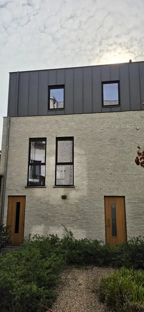 Ruime stadswoning met 3 slaapkamers, privétuin en ondergrondse staanplaats in Antwerpen foto 5