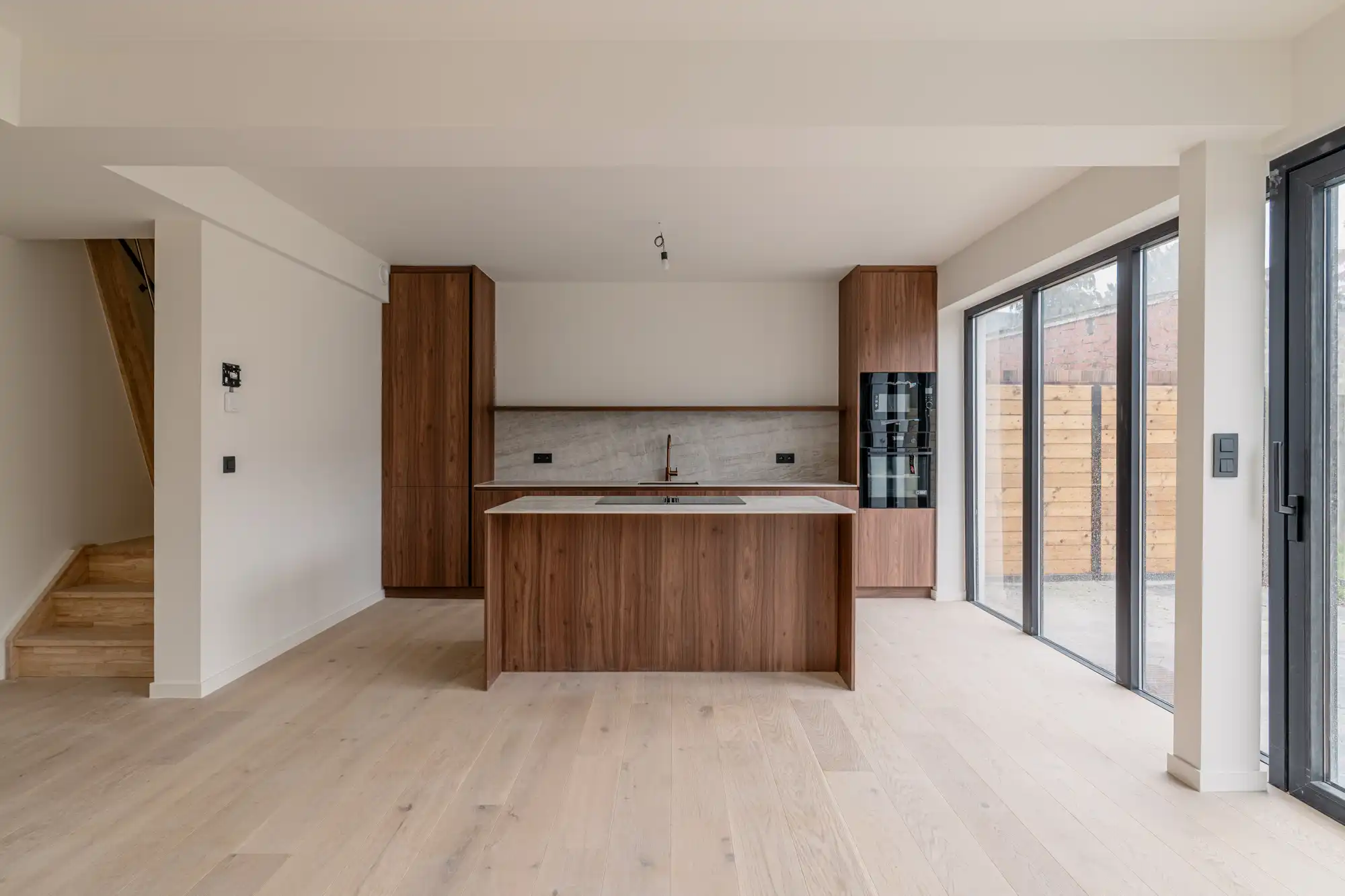 Gerenoveerd duplex appartement met tuin van 105 m² in wijk Elsdonk in Edegem foto 4