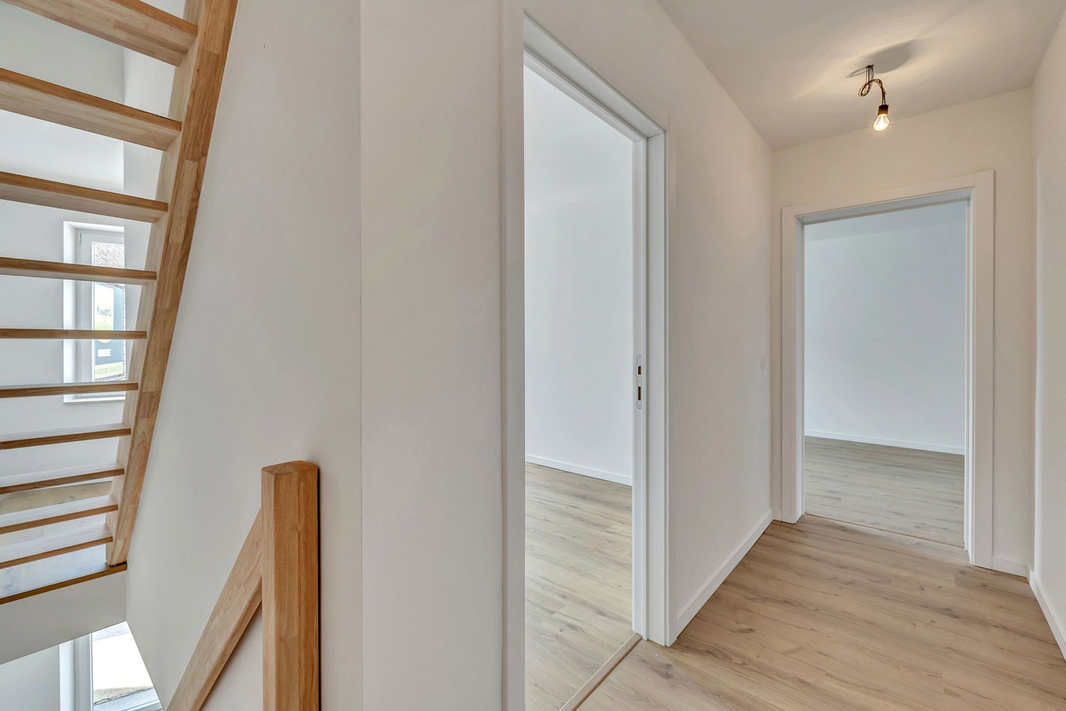 Ruime, energetische totaalrenovatie met ruime tuin en garage foto 12