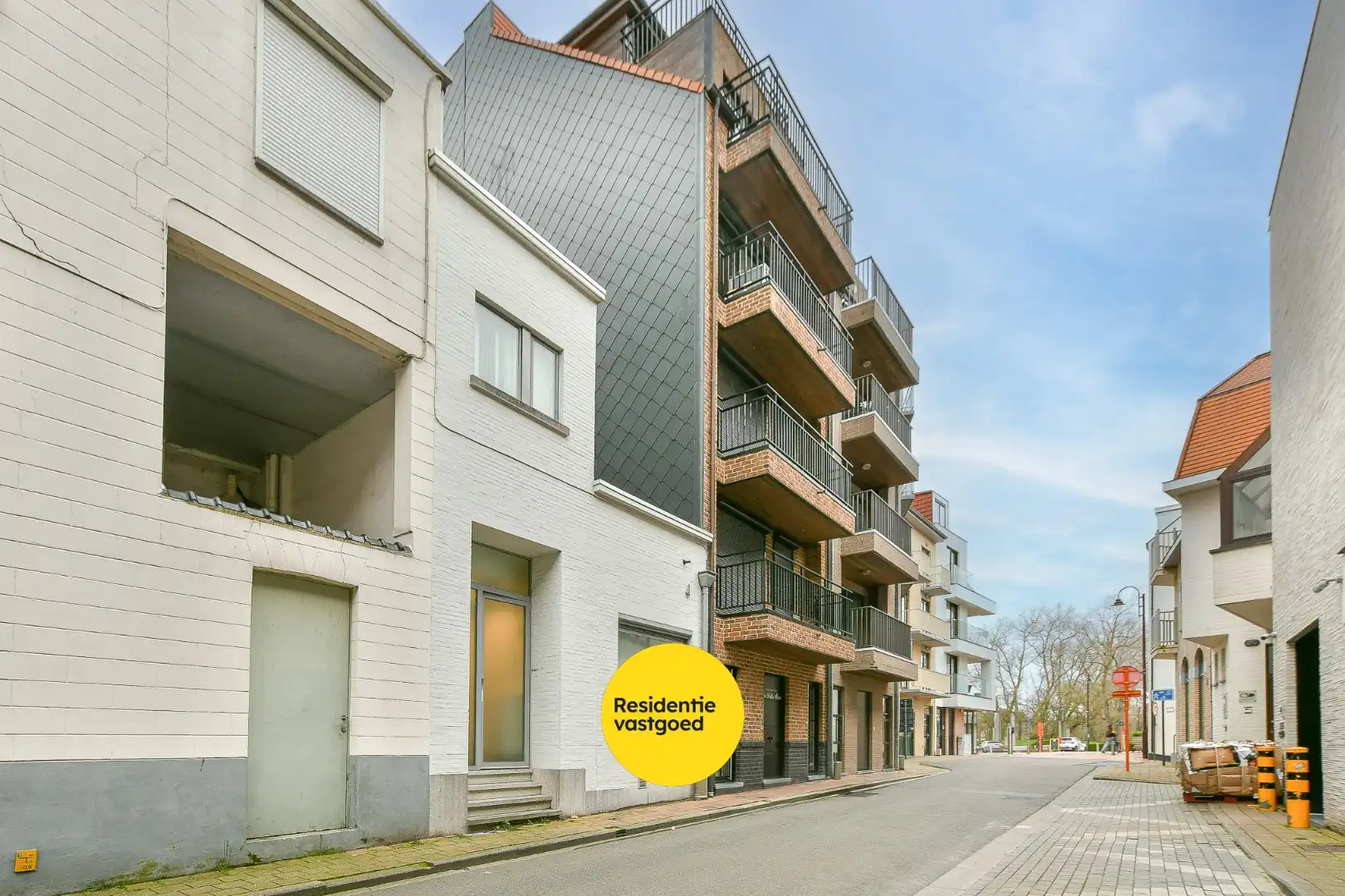 Uniek handelspand (voormalig bankkantoor) met veel mogelijkheden in centrum De Haan foto 18