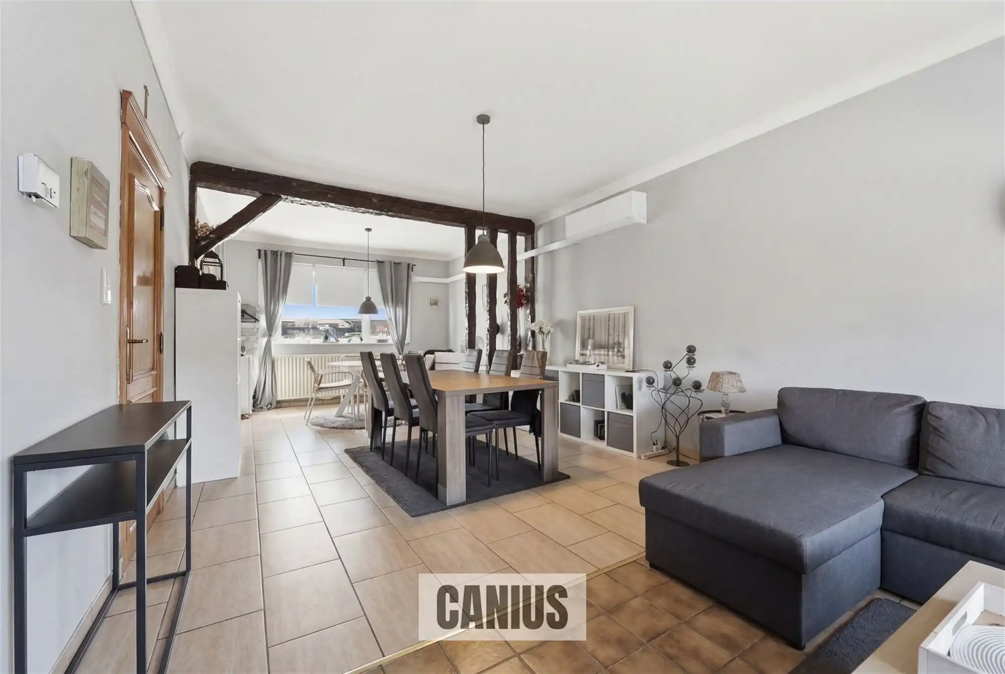 CHARMANTE BEL-ETAGE WONING MET 3 SLAAPKAMERS foto 6
