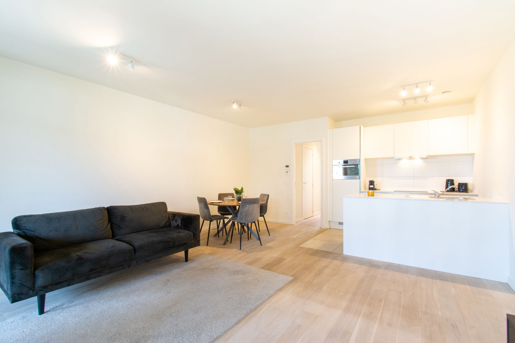 Prachtige 2 slaapkamer appartement met parkzicht foto 4