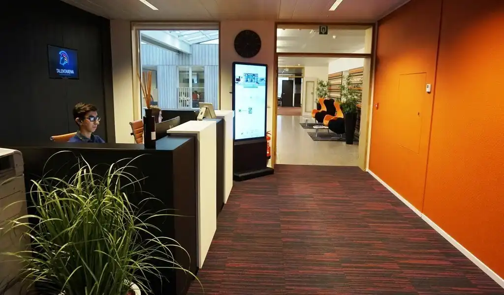 Gemeubeld kantoor in businesscenter Talentarena aan Dampoort station foto 5