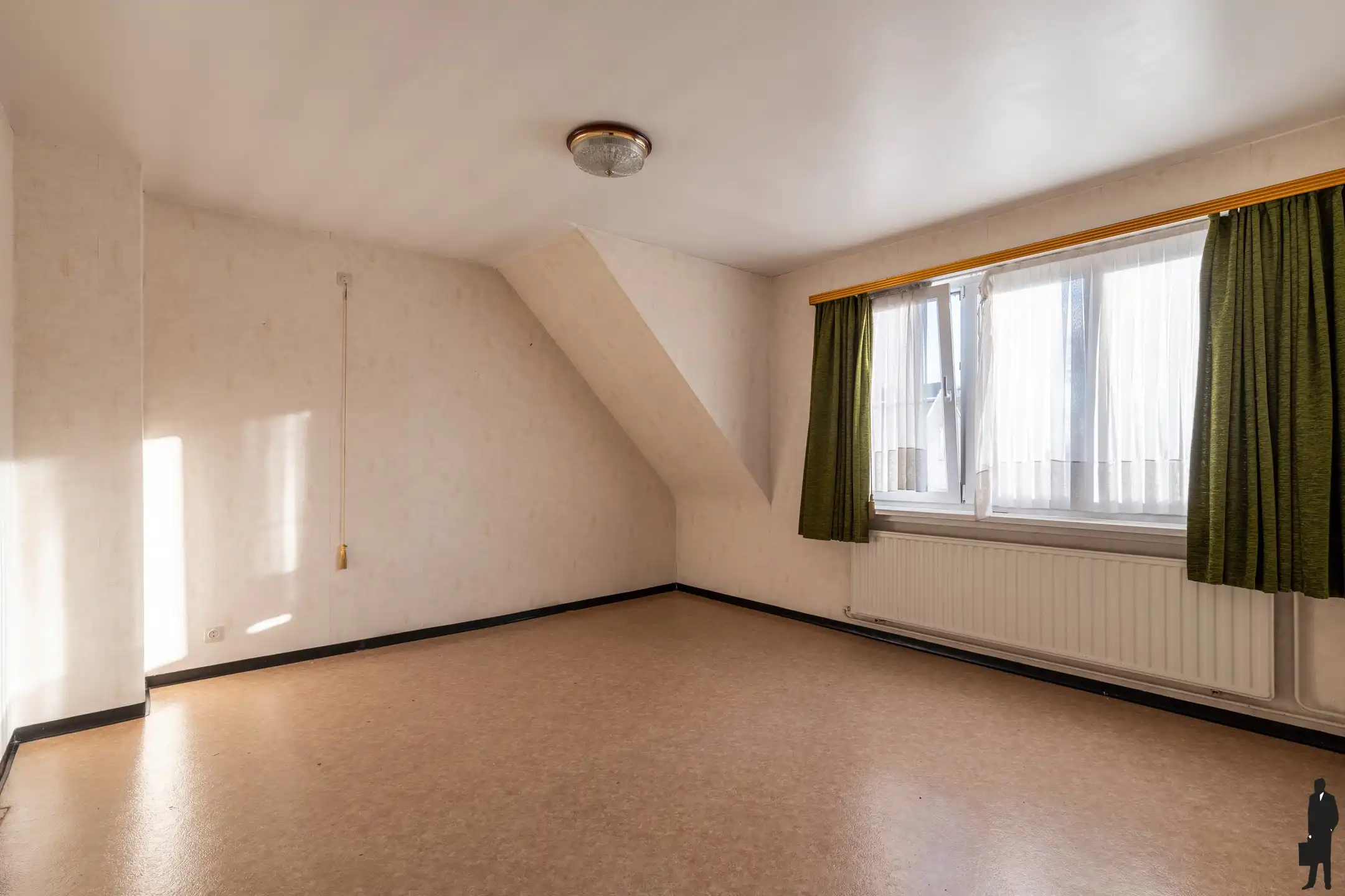 Te renoveren woning op ca. 550m² grond. foto 12
