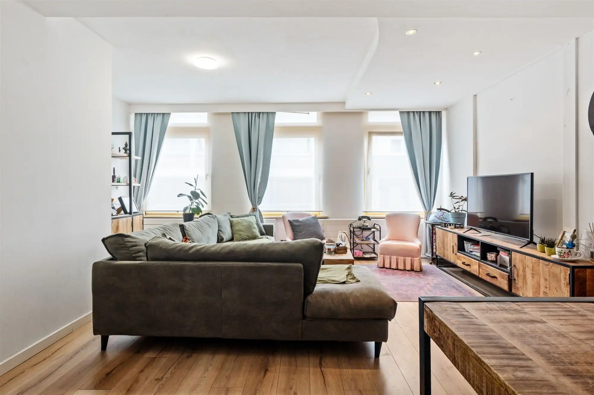 Opbrengsteigendom in handelshart van Merksem aan het plein! foto 5