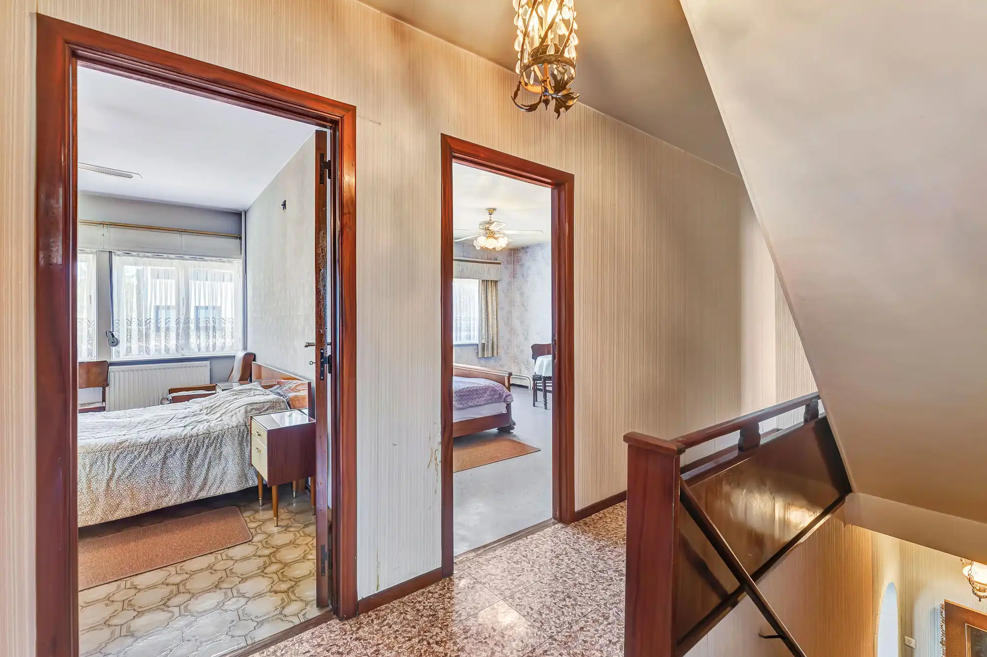 Goed onderhouden, robuuste woning met garage foto 14