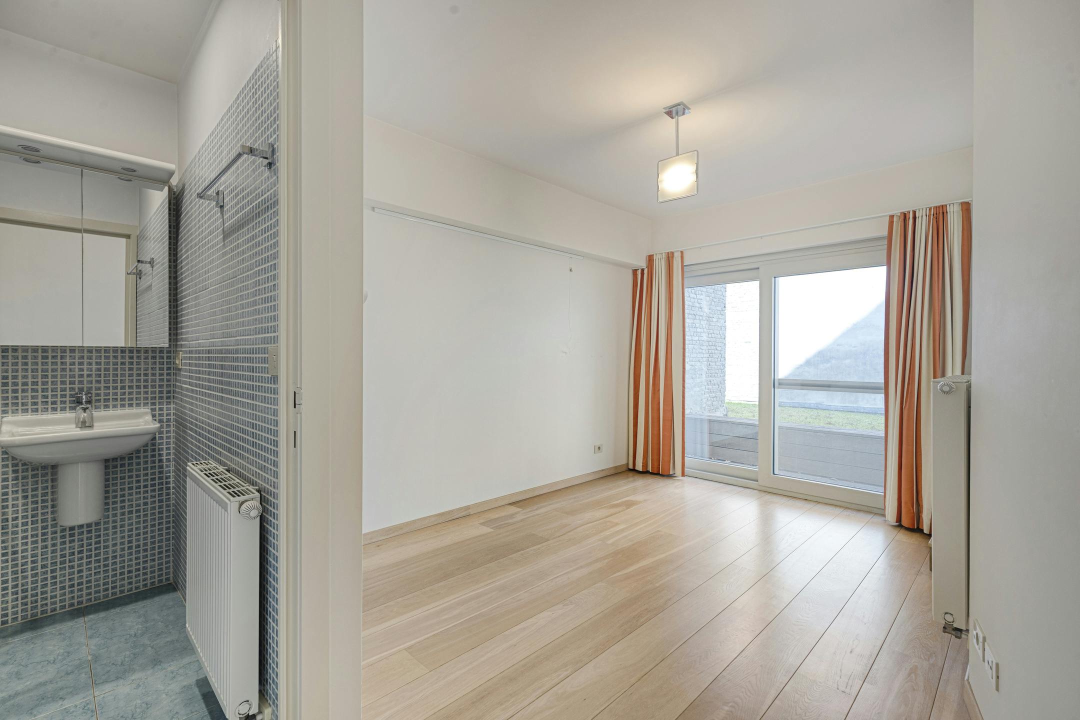 Ruim appartement in het historisch hart van Brugge foto 9