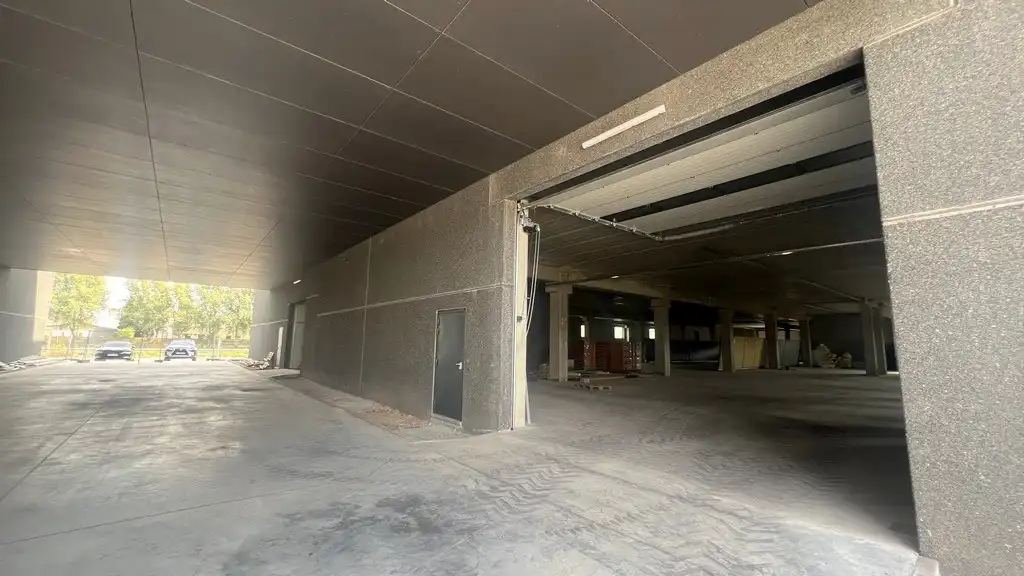 Nieuwbouw magazijn met kantoor te huur in Pantserschipstraat in Gent foto 10