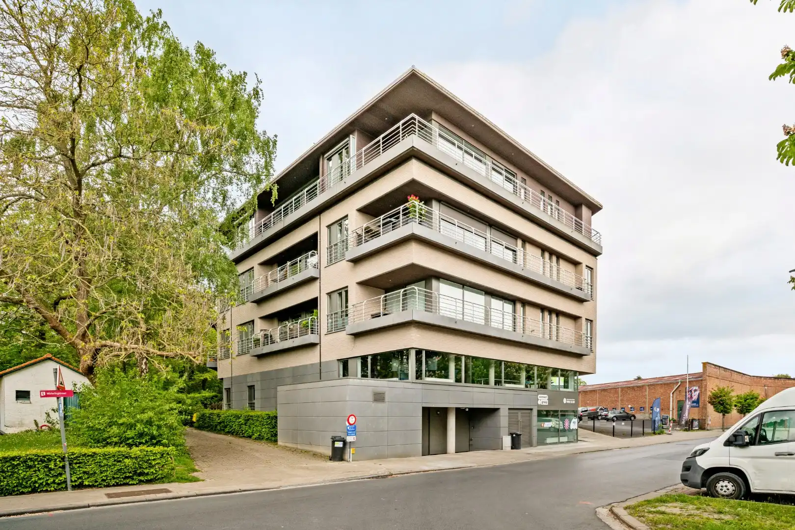 Appartement met berging, terras met prachtig uitzicht in Ieper foto 13
