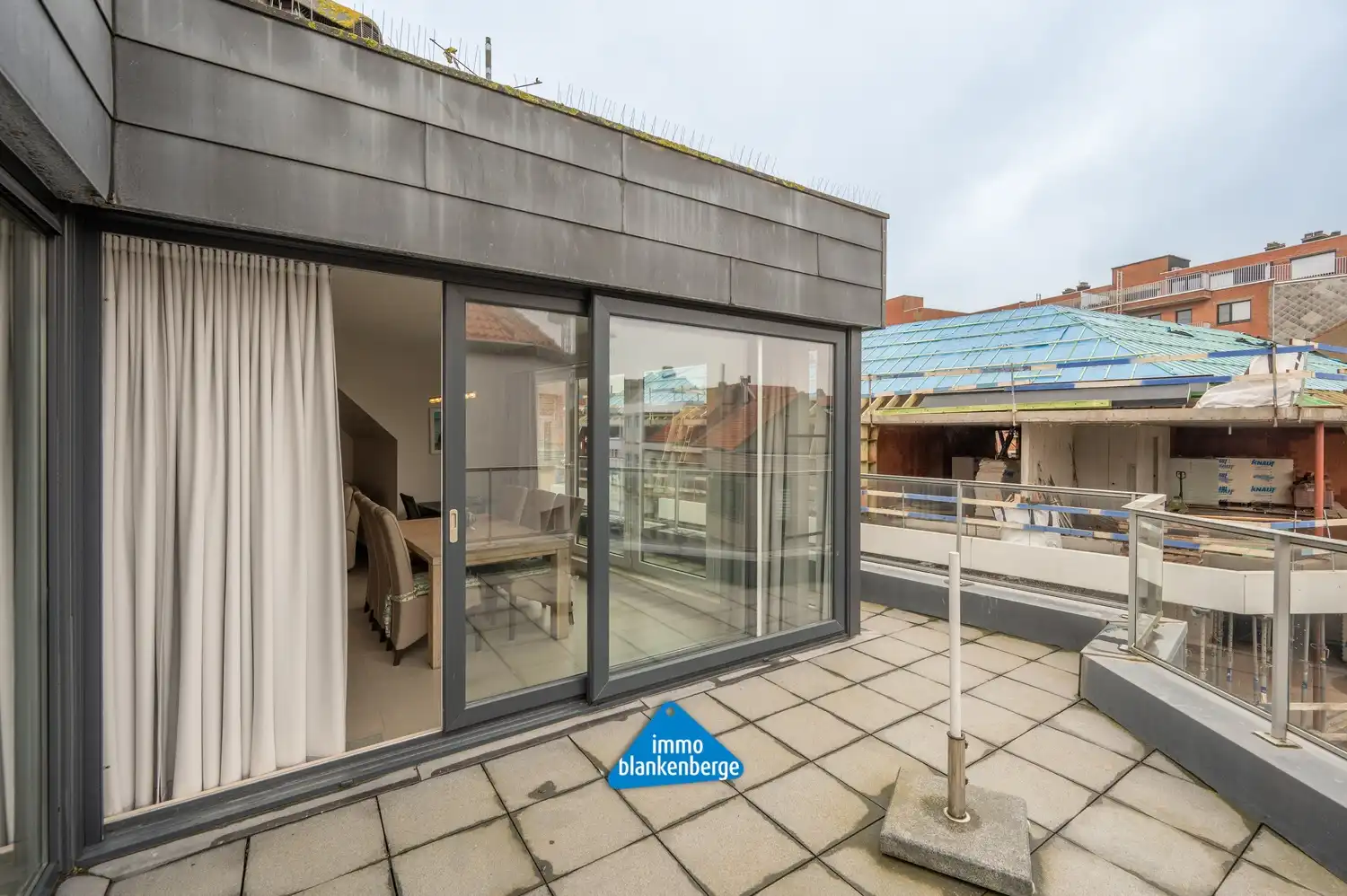 Uniek dakappartement met 3 slaapkamers en 2 badkamers. foto 19