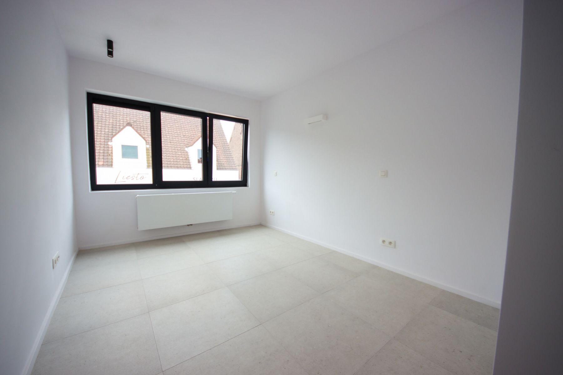 Centraal gelegen appartementsgebouw foto 4