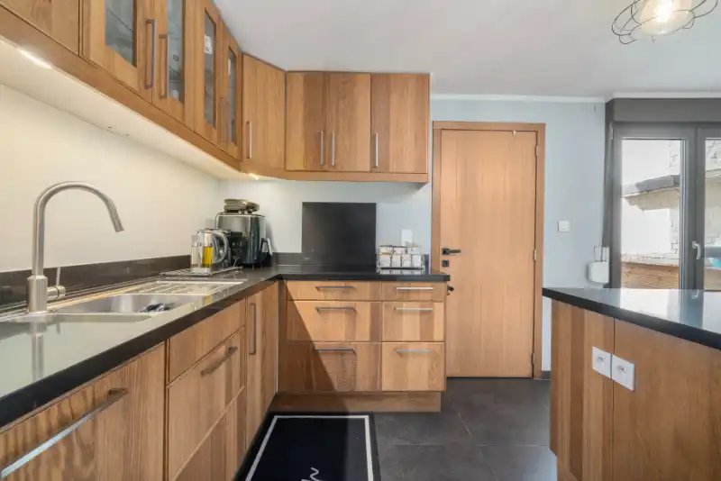 Instapklare woning met 3 slpkmrs op 282m² foto 8