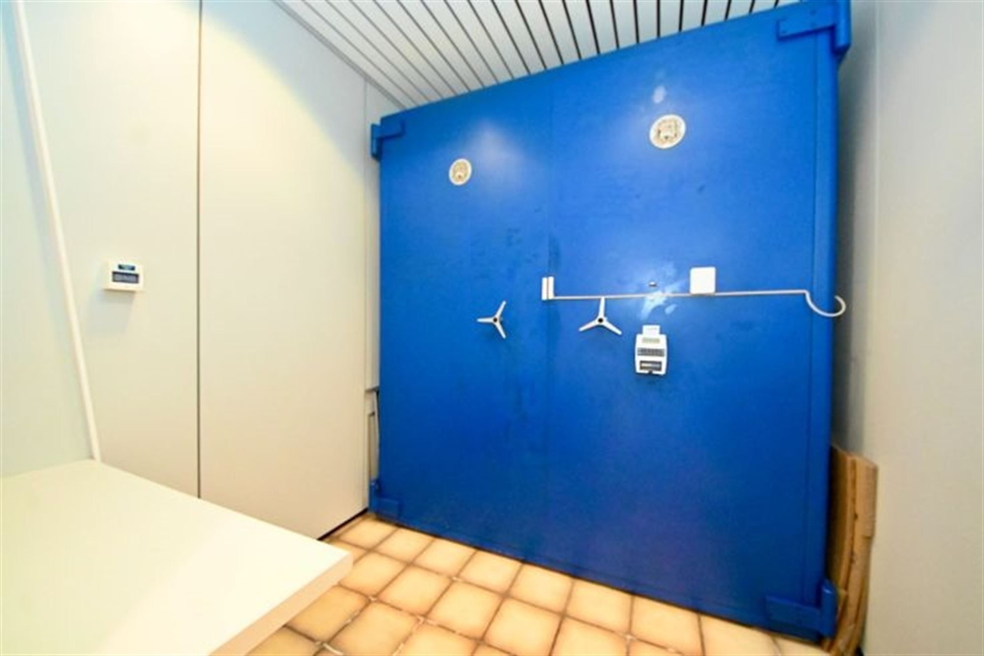 Te renoveren woning met 3 slaapkamers. foto 9