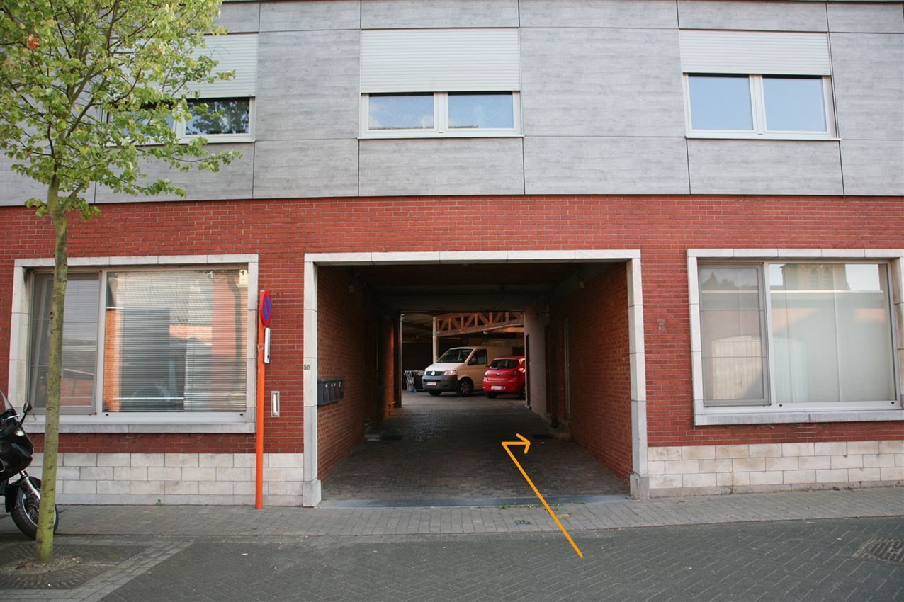 Gelijkvloers appartement met 1 slpk. en autostaanplaats foto 2