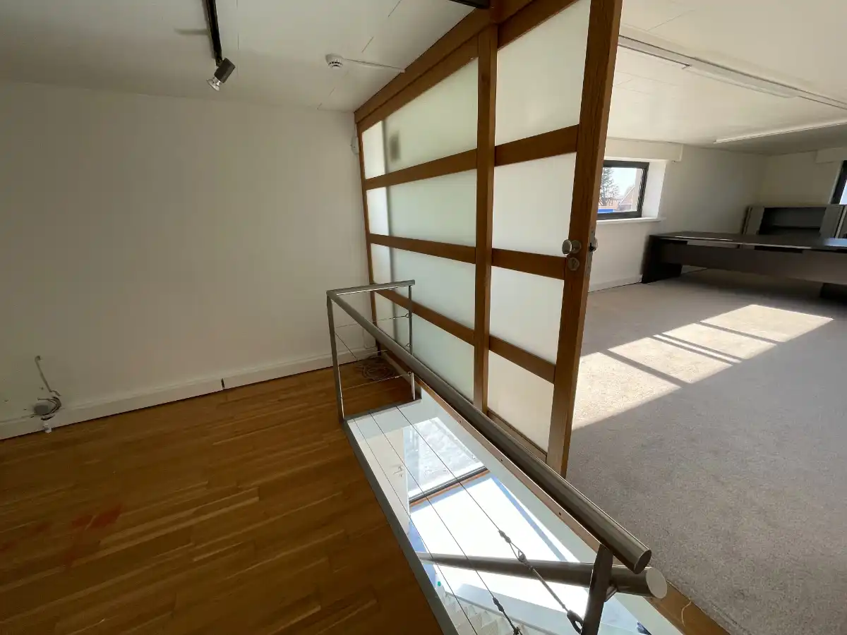 TOONZAAL + MAGAZIJN + KANTOOR foto 15