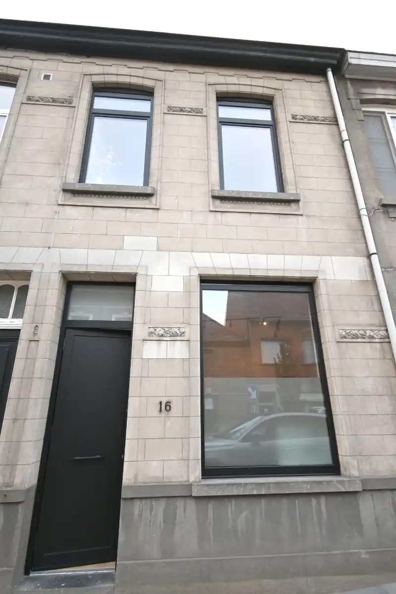 Instapklare, volledig gerenoveerde woning met 3 slaapkamers en tuin met groen zicht – EPC A foto 24