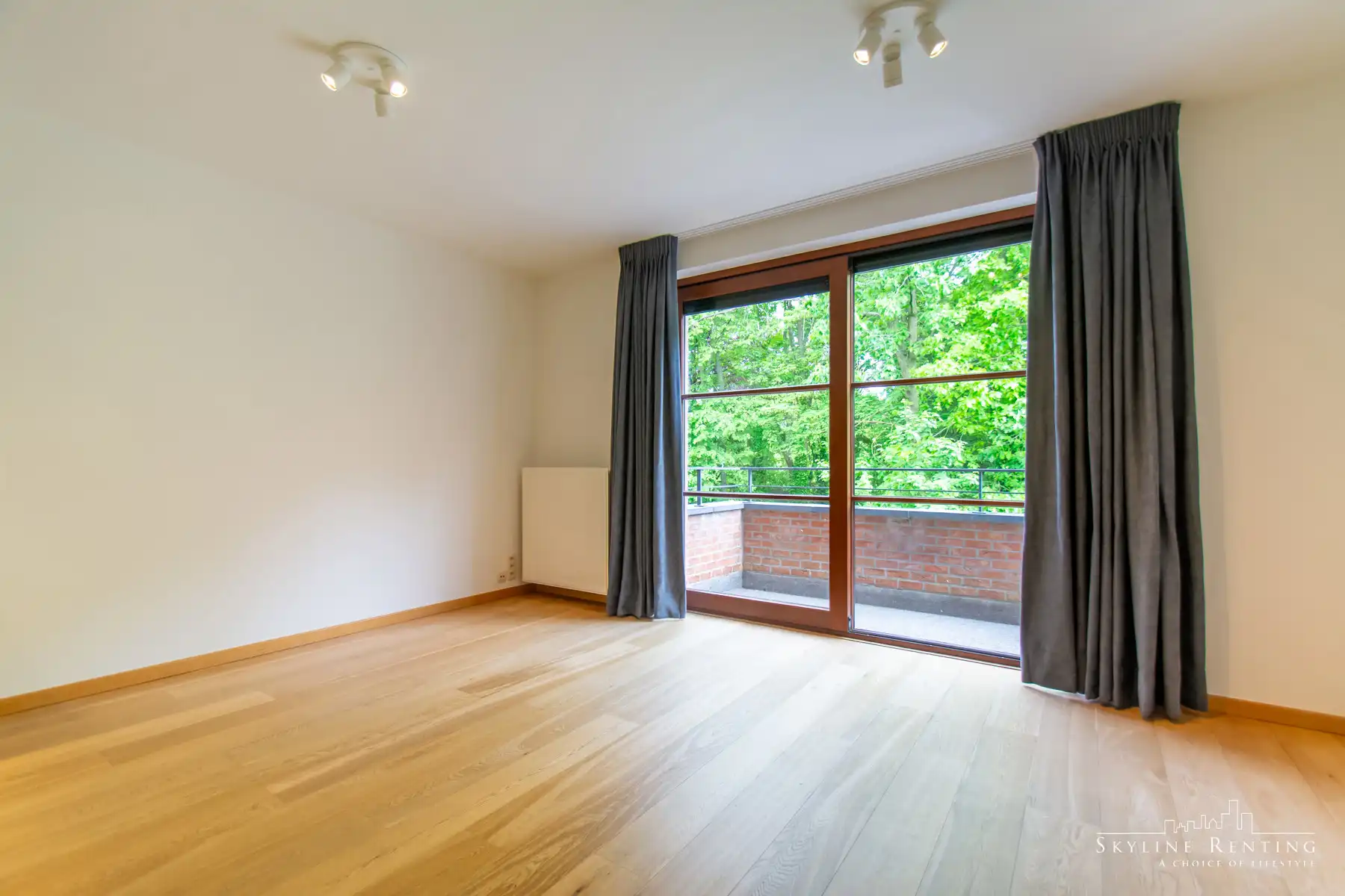 LICHTRIJK - Geronoveerd 1 slpk. appartement met terras foto 2