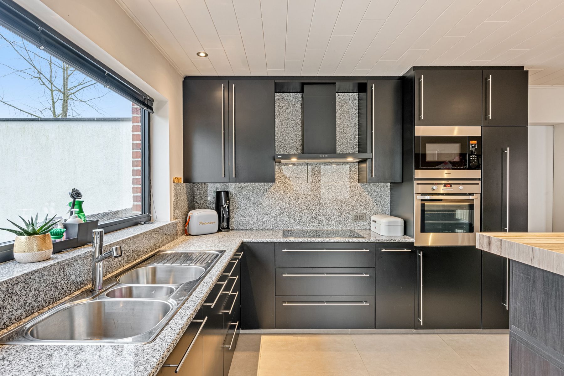 TE KOOP: energiezuinige hedendaagse woning + prak.ruimte ! foto 7