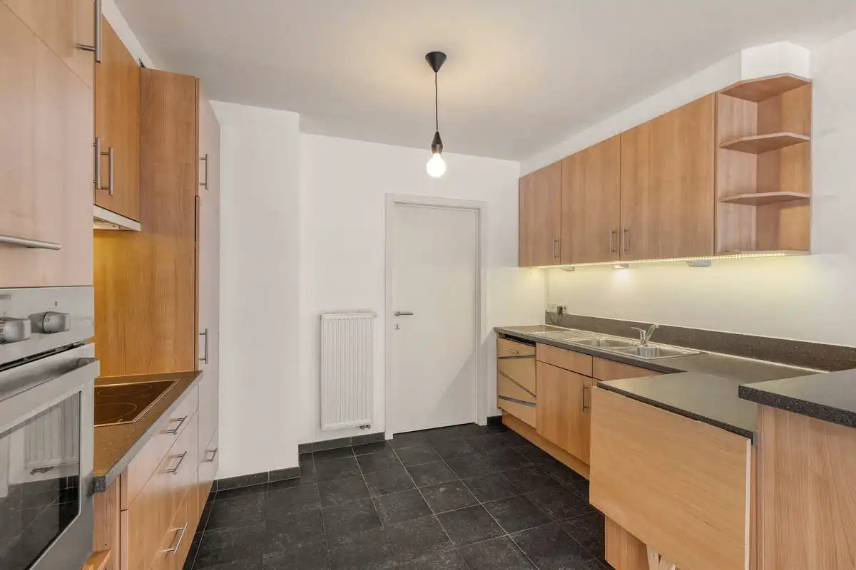 Verzorgd 2-slaapkamerappartement te koop in Kortrijk foto 4