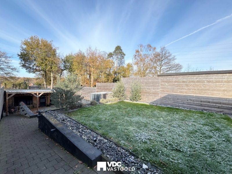 Halfopen bebouwing – gerenoveerd & bijgebouwd in 2020 – EPC B – 3 slpks – prachtige tuin – 183 m² woonopp. foto 16