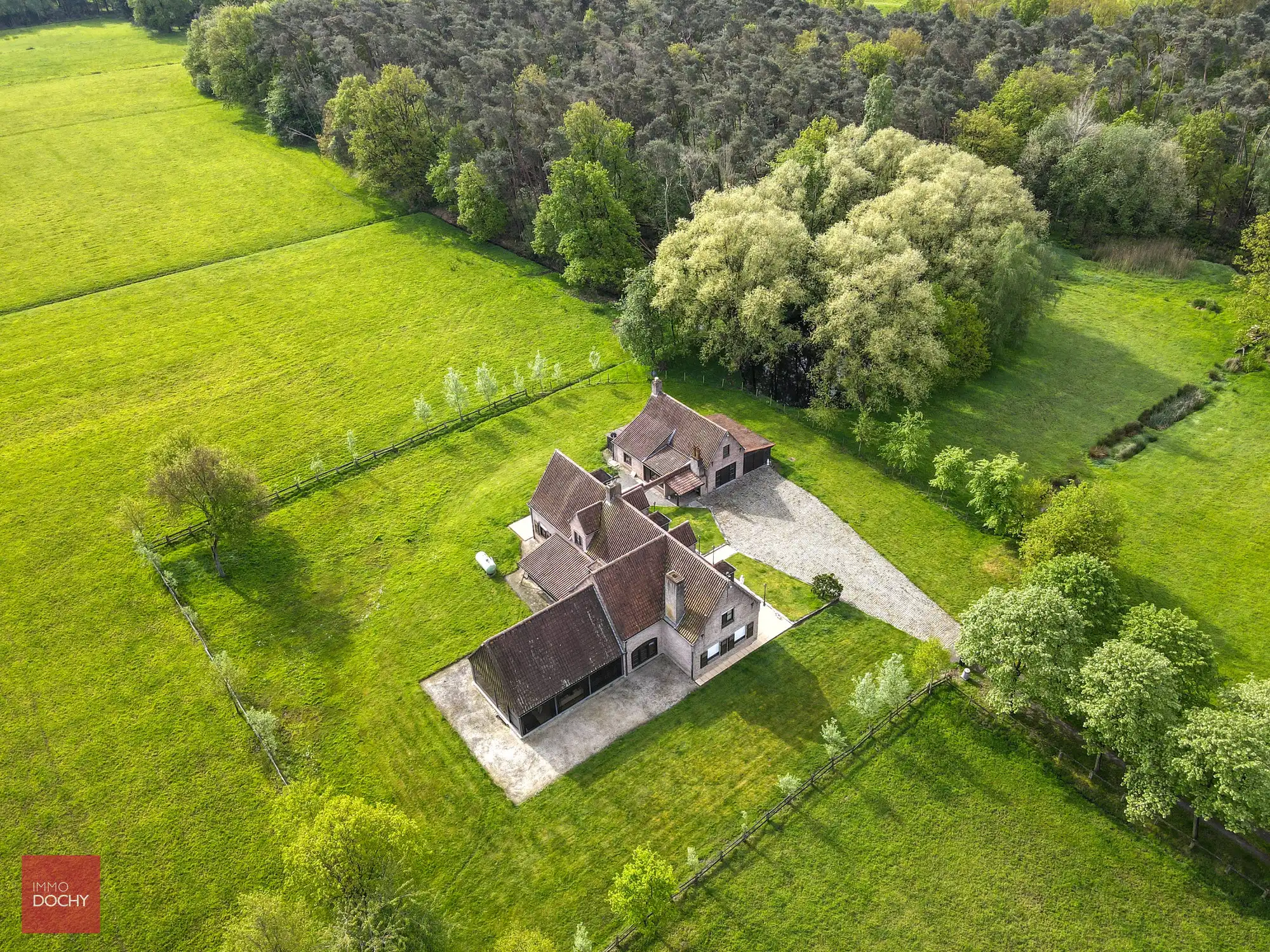 Idyllisch landhuis “De Lentehoeve” te midden het groen foto 3
