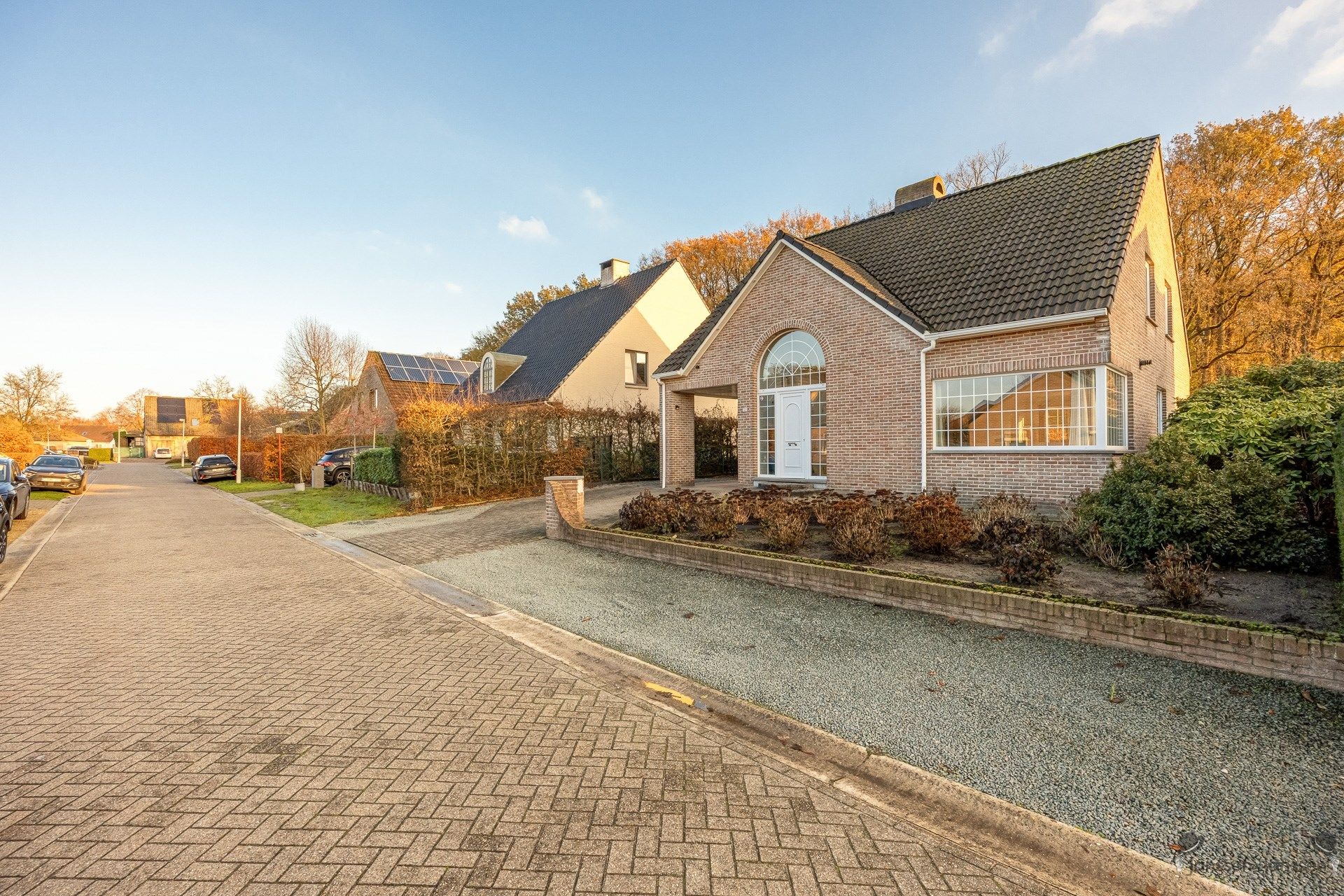 Lichtrijke, top-onderhouden woning in een doodlopende straat in hartje Sint-Job foto 33