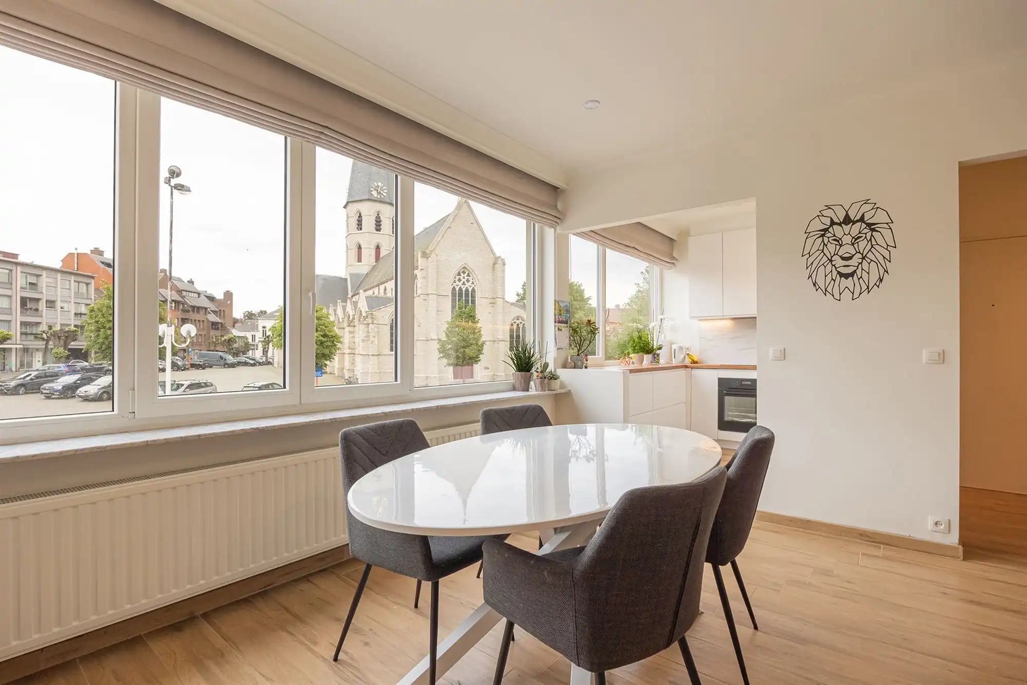 Instapklaar appartement in centrum Kruibeke foto 2