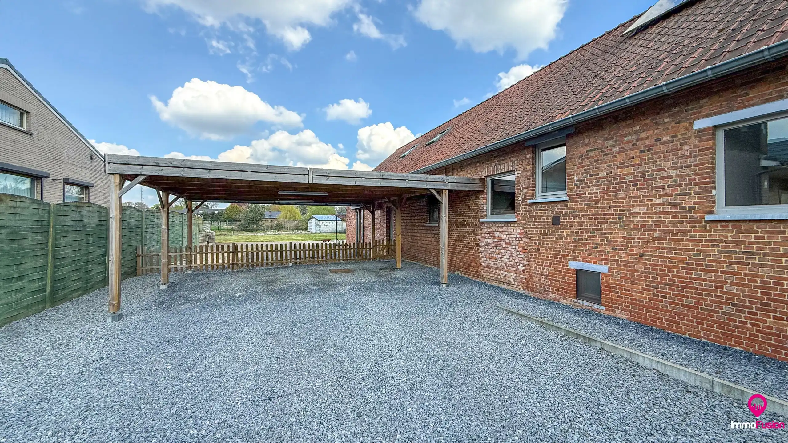 Charmante woning met 5 slaapkamers op een ruim perceel foto 48