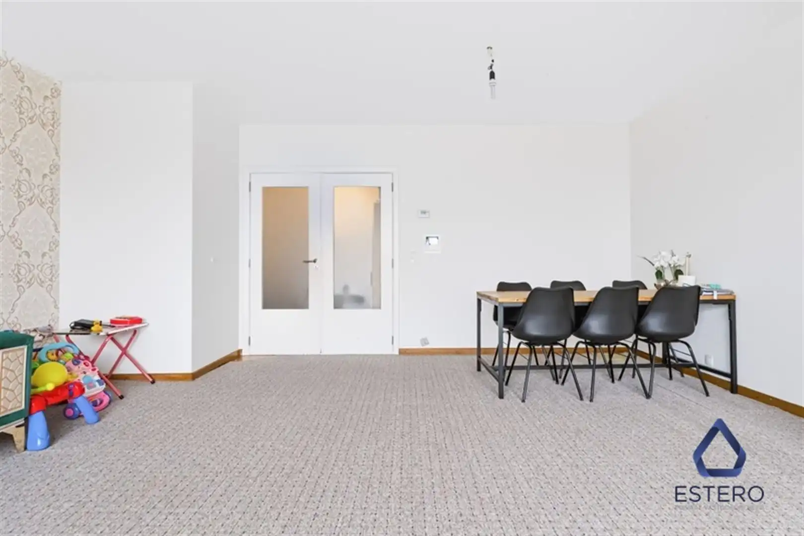 Ruim appartement met garagebox op een toplocatie in Aalst foto 4