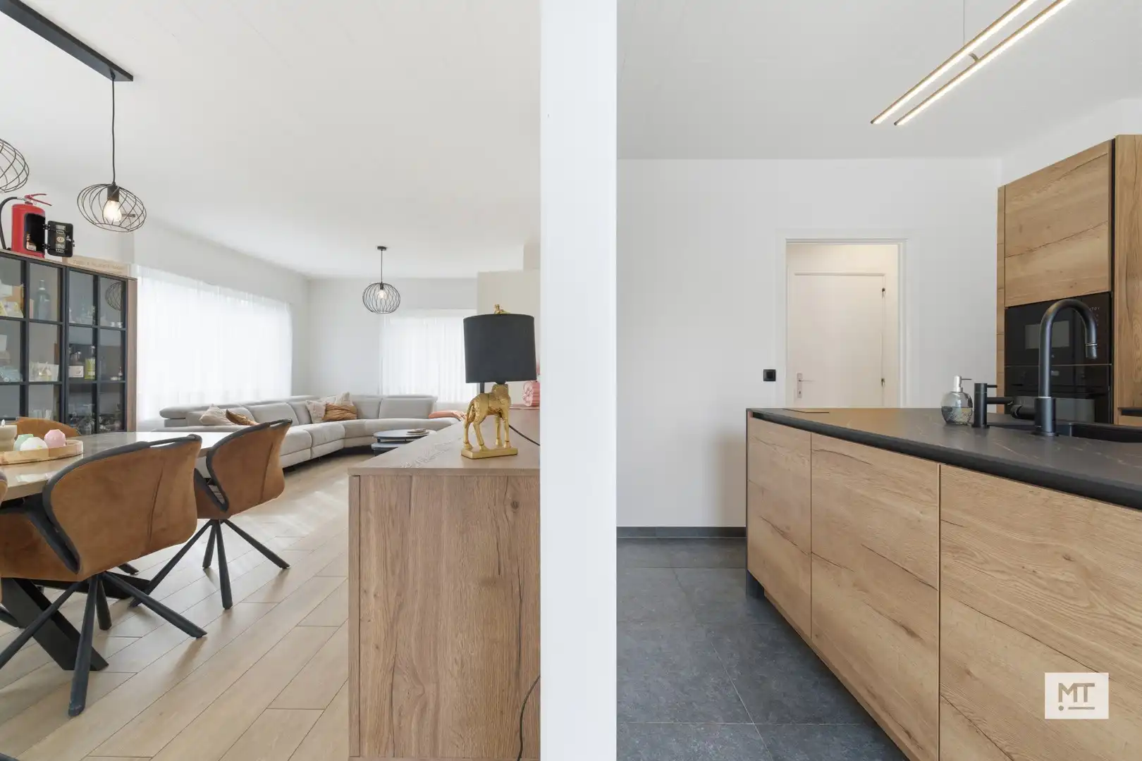 Gerenoveerde alleenstaande woning te koop op de Madonna foto 4