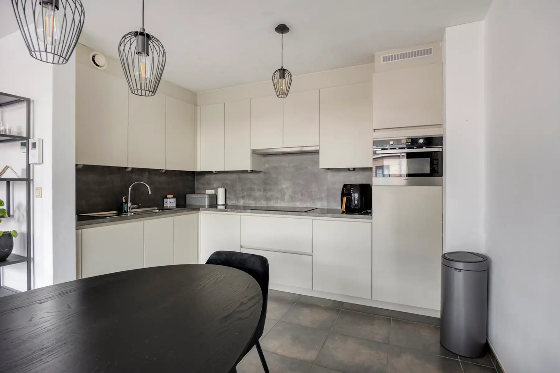 Energiezuinig appartement + autostaanplaats + kelder-berging foto 9