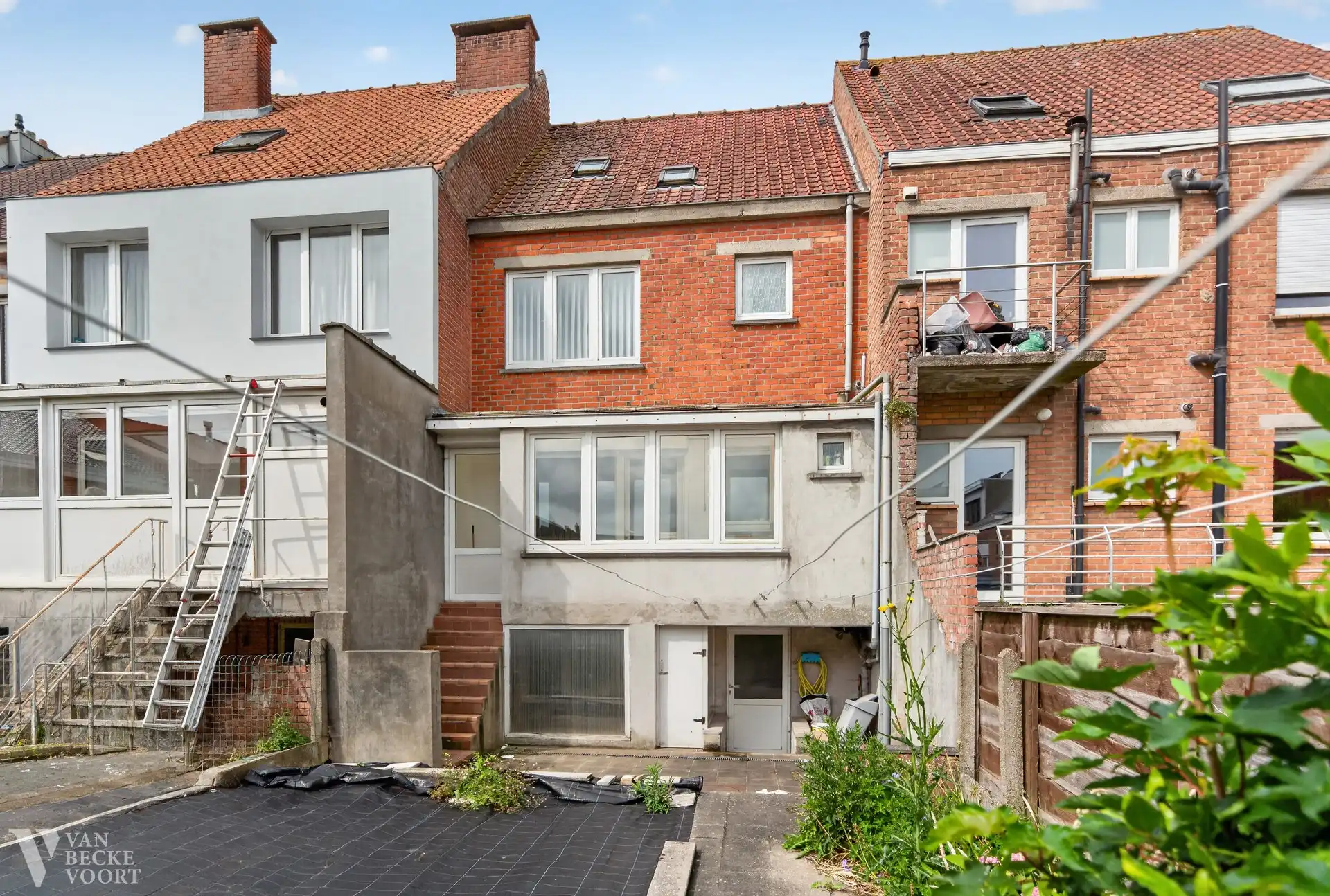 Te renoveren bel-etagewoning met garage foto 7