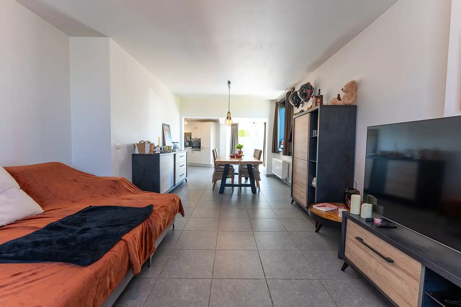 Instapklare Halfopen bebouwing op 1125 m² met ruime oprit foto 6