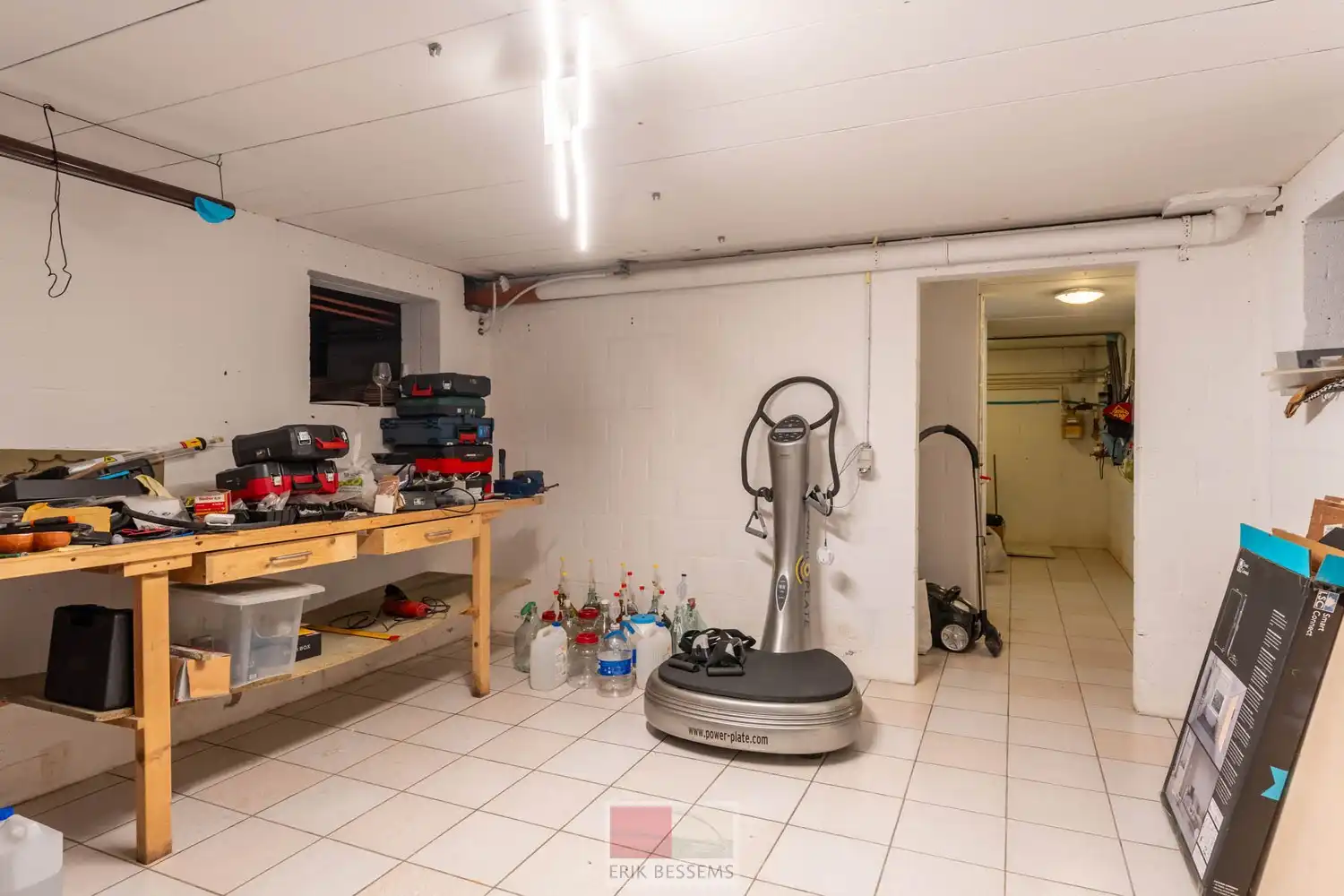 Vrijstaande woning gelegen op een royaal perceel van maar liefst 990 m² en beschikt over een bewoonbare oppervlakte van circa 221 m² foto 31