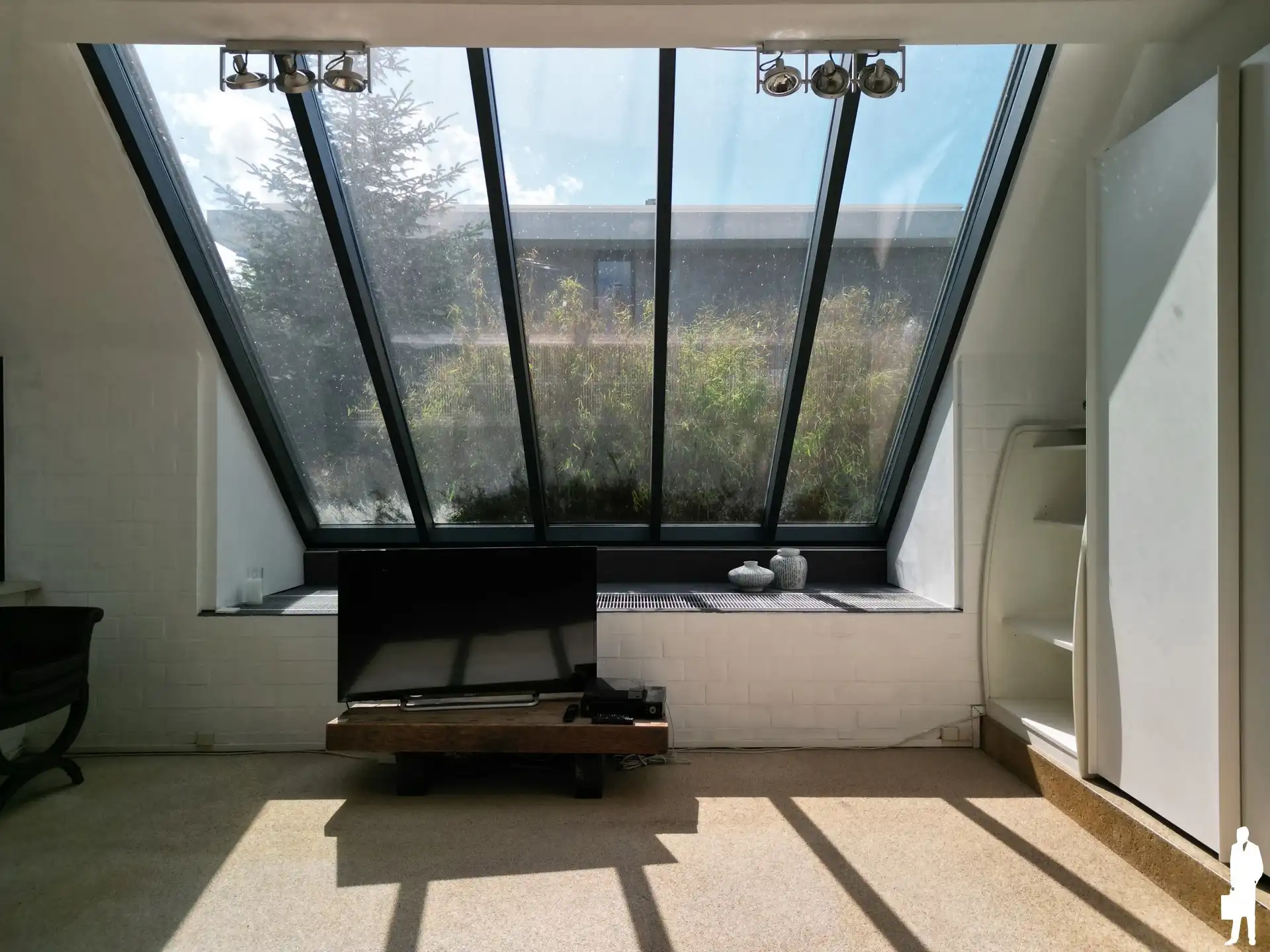 Welgelegen te renoveren villa met 5-7 slpks en 2 badks foto 8
