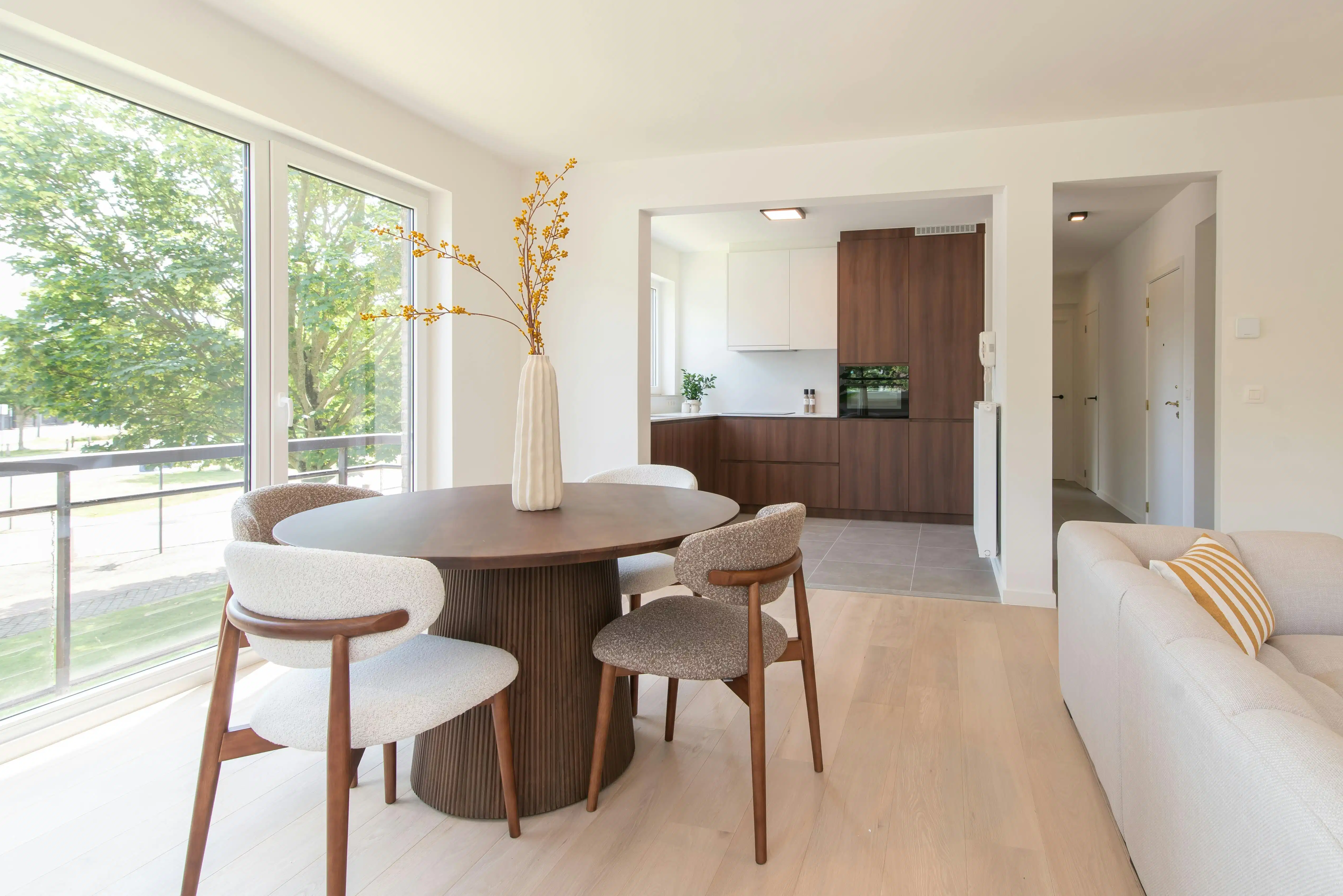 Schitterend gerenoveerd appartement met een prachtig open zicht foto 11