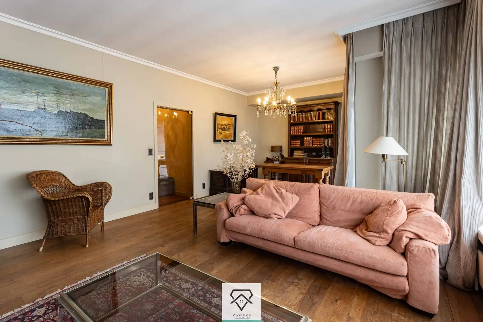 Ruim handelshuis met uitzonderlijk woonvolume en sterke herontwikkelingsmogelijkheden foto 19