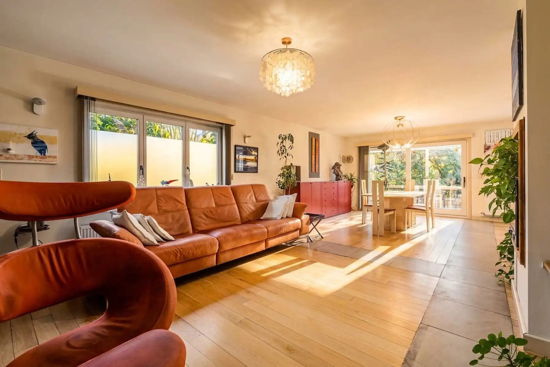 Goed gelegen villa met zonnige tuin foto 3