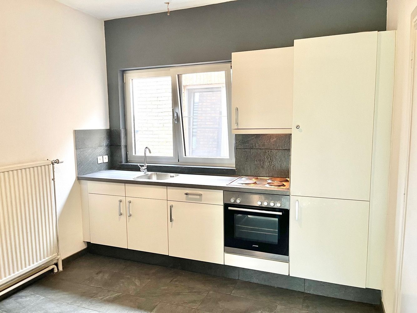 Instapklaar appartement met 3 slaapkamers in hartje Maaseik. foto 6