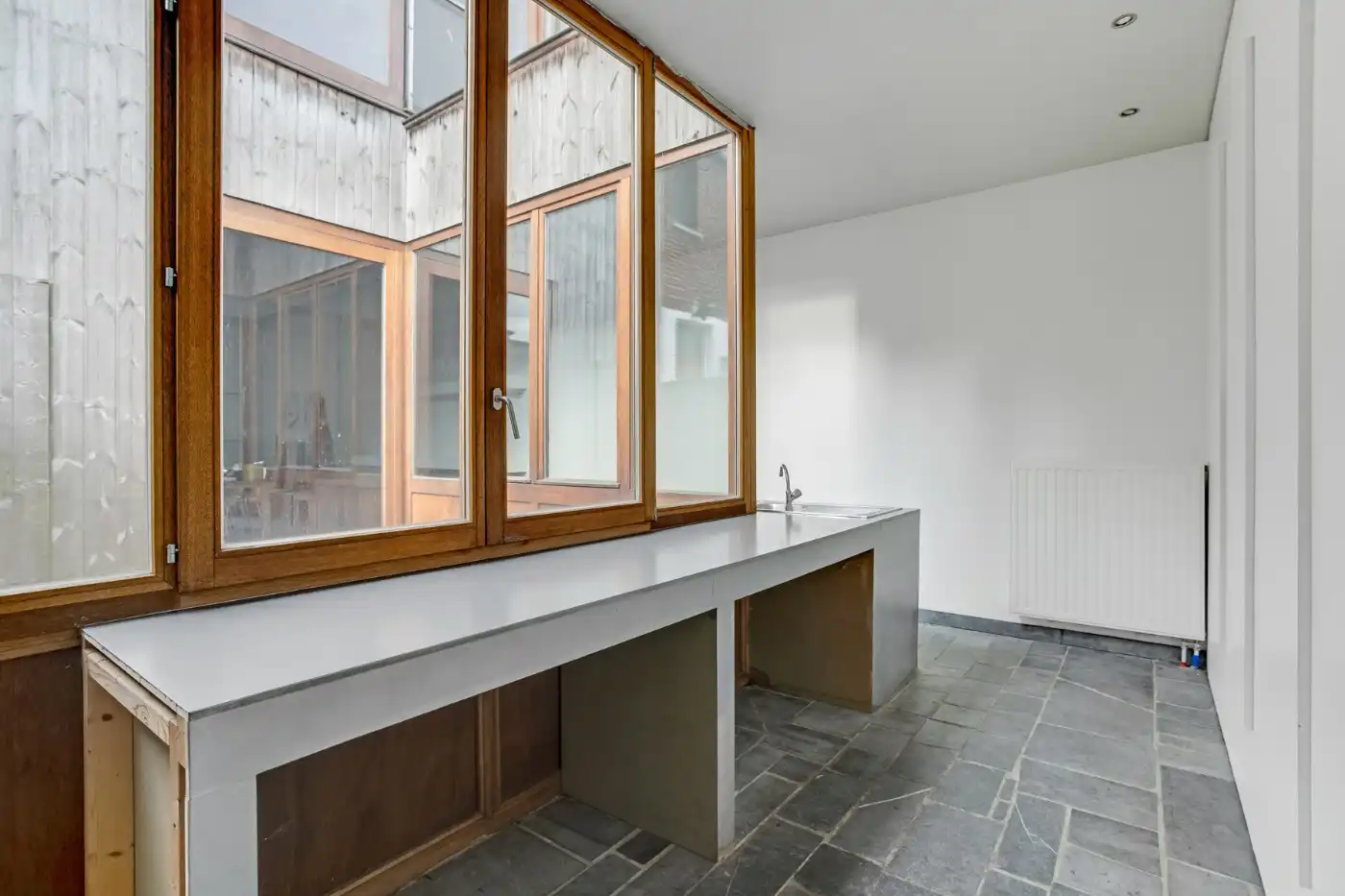 Centraal gelegen handelsgelijkvloers in centrum Zandvliet foto 14