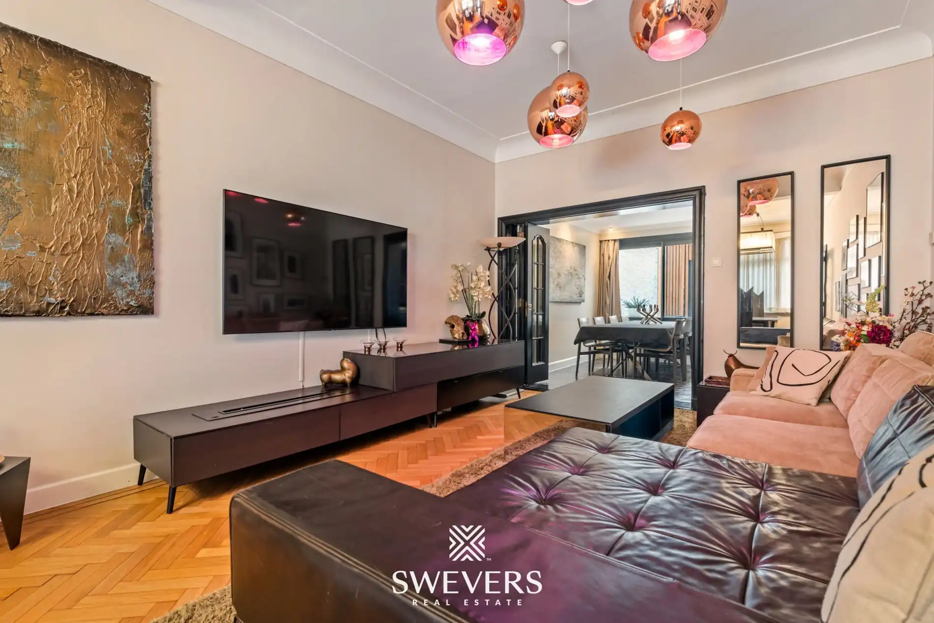 Exclusief gerenoveerde stadswoning met garage en drie terrassen in hartje Hasselt foto 6