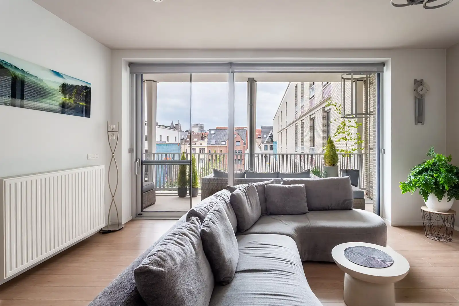 Wonen aan een verscholen plein, midden in de stad foto 3