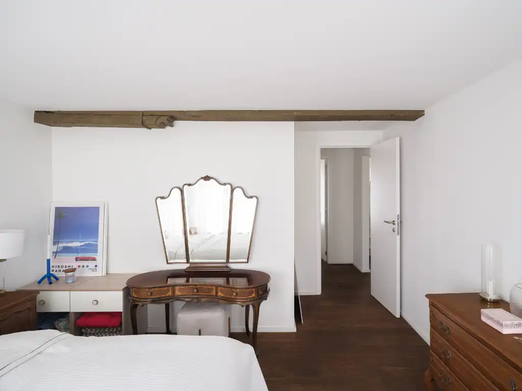 Stijlvol duplex appartement met 2 slaapkamers en terras, centraal gelegen in het bruisende centrum nabij alle belangrijkste straten en pleinen van Gent. foto 8