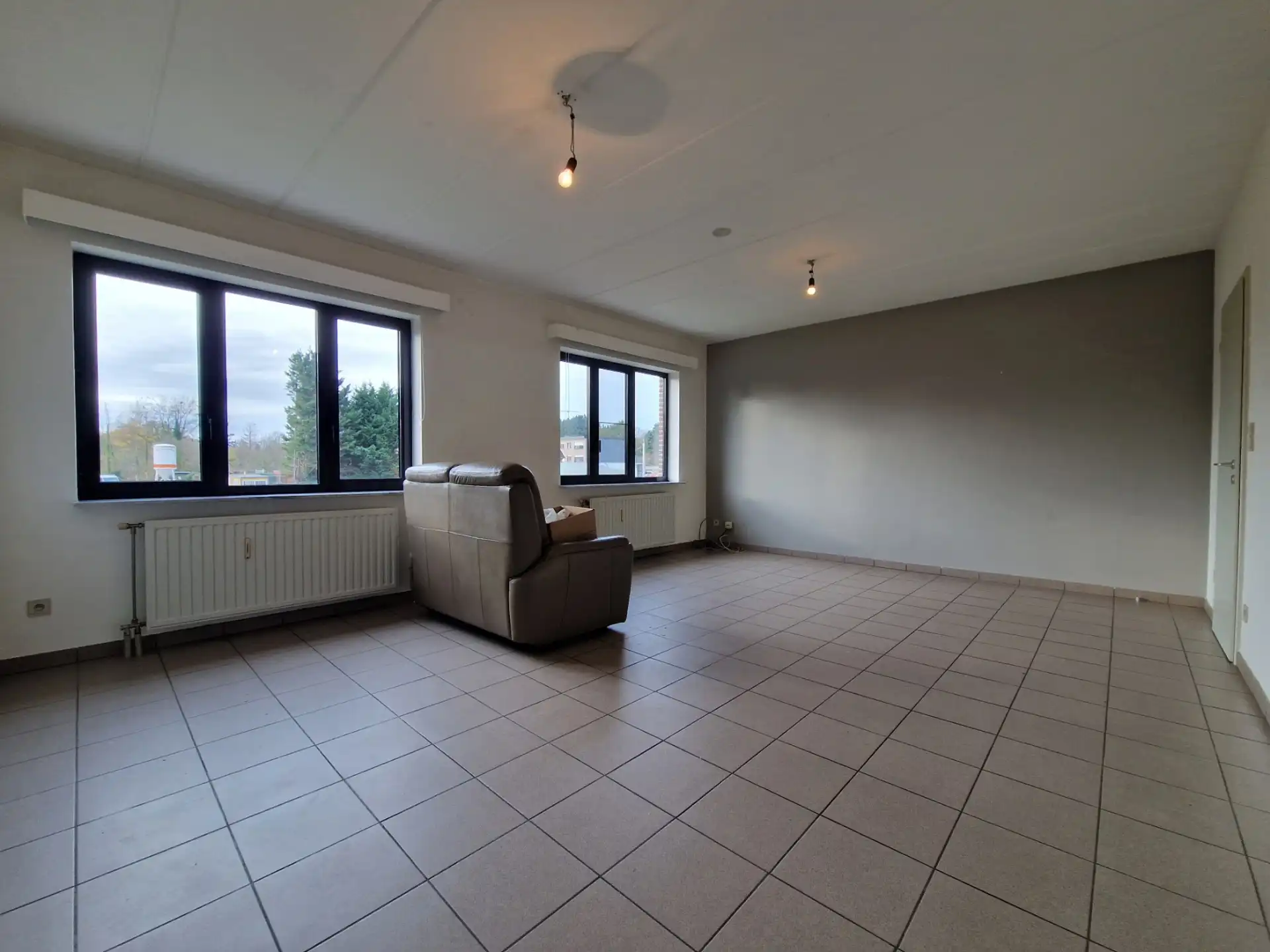 Instapklaar appartement met 2 slaapkamers, berging & parking foto 4