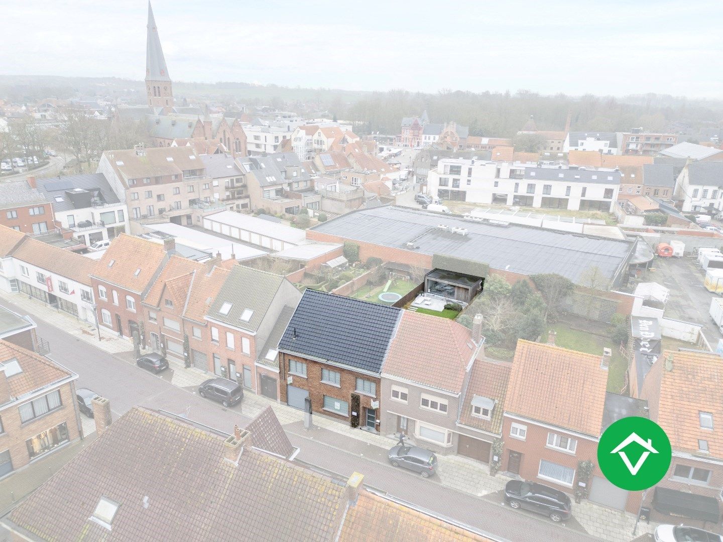 Instapklare topper met 4 slaapkamers en inpandige garage te koop in het centrum van Koekelare foto 29