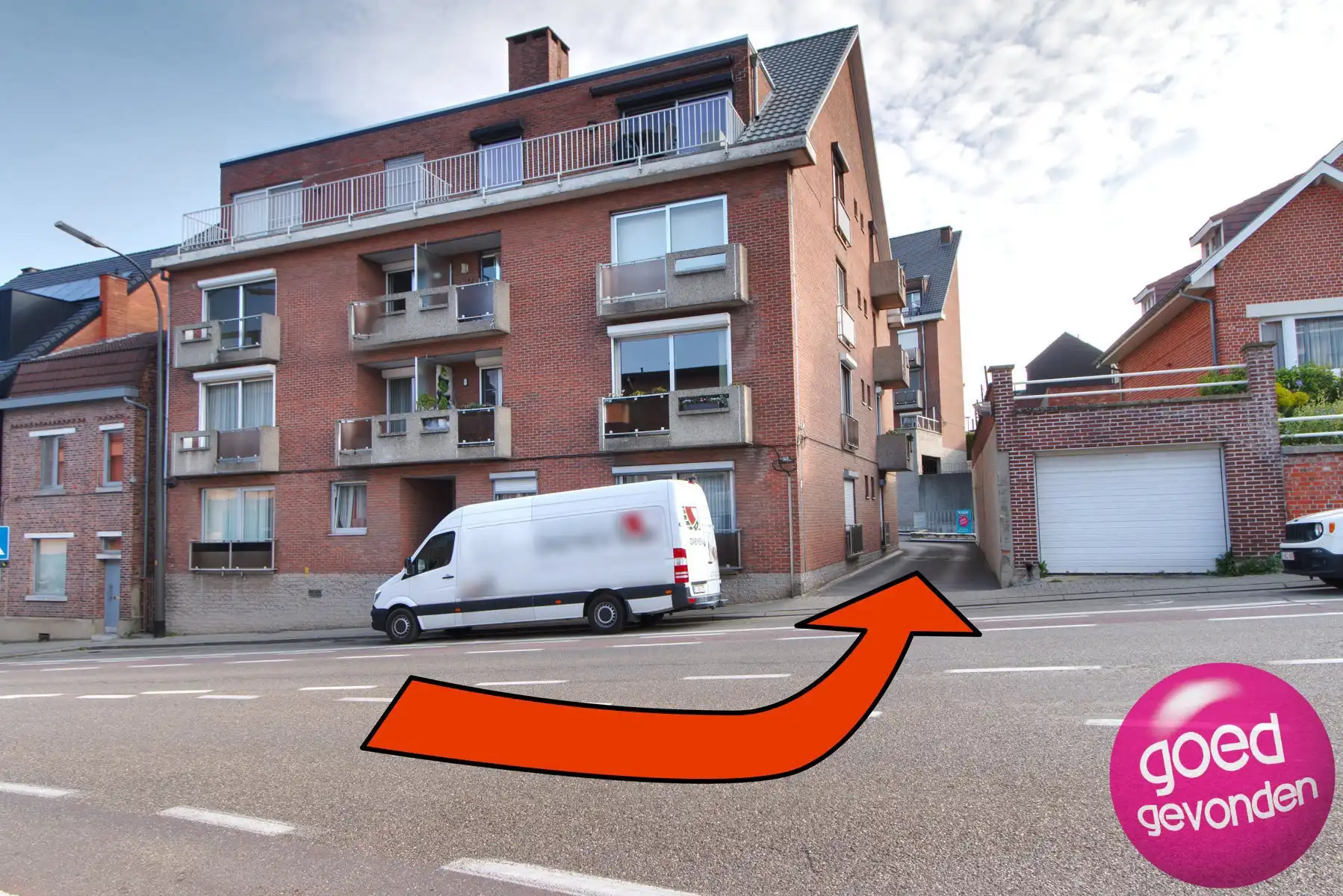 GARAGEBOX 20 m² - SECTIONAALPOORT - CENTRUM  foto {{pictureIndex}}