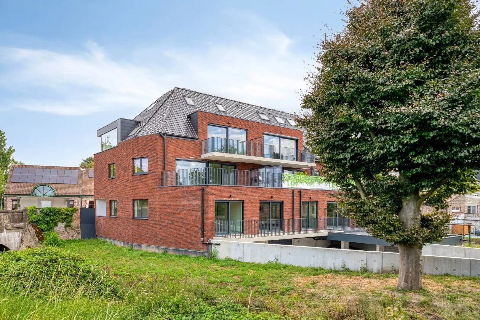 Prachtig nieuwbouwappartement in centrum Rekkem! foto {{pictureIndex}}