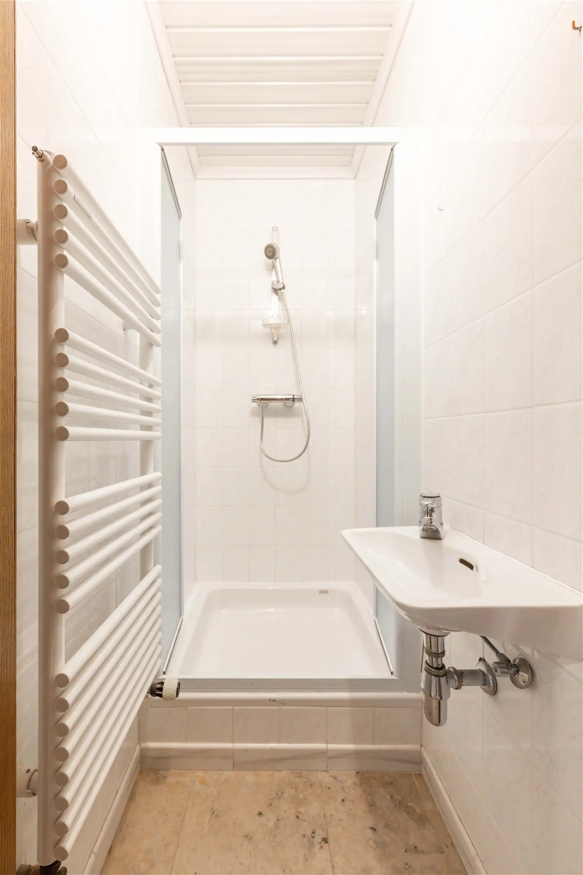 Woning met 4 slps, dubbele garage en zongerichte tuin foto 10