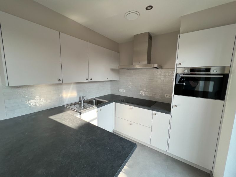 1 SLAAPKAMER APPARTEMENT MET TERRAS, GARAGE EN AUTOSTPL foto 9