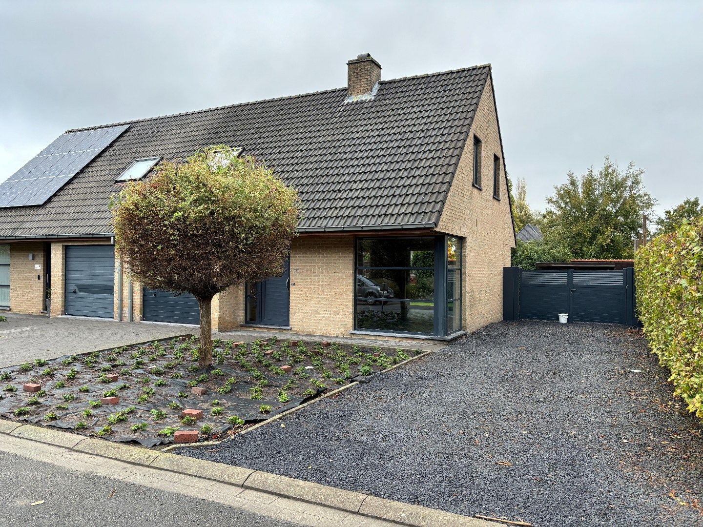 Leuke woning met 3 slaapkamers, garage en tuin! foto {{pictureIndex}}